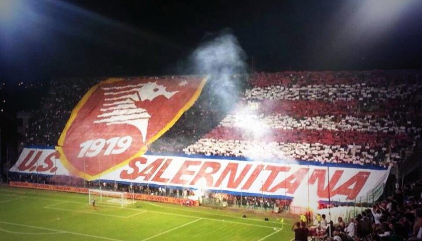 Il grande cuore degli ultras della Salernitana: fondi raccolti per la coreografia donati all’Emilia-Romagna