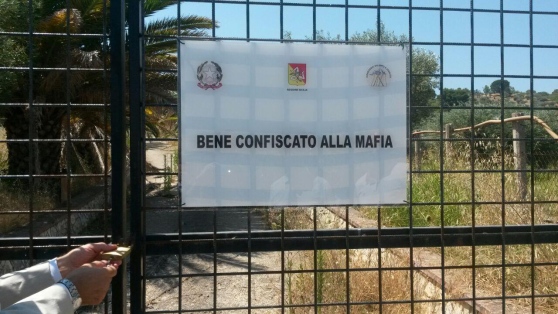 BENI CONFISCATI: LA REGIONE CAMPANIA FINANZIA 20 PROGETTI, 4 A SALERNO