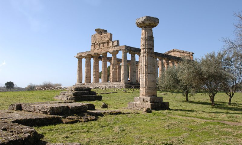 Bar chiuso nell’area archeologica di Paestum: revocata la concessione per morosità