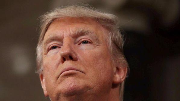 Usa, la popolarità di Donald Trump crolla ai minimi storici