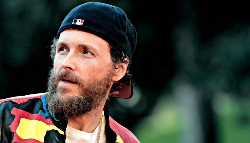 Dal palco del Pala Sele di Eboli Jovanotti ricorda i suoi esordi: “I miei anni felici a Palinuro”