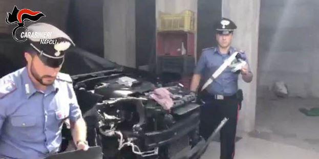 Rubano auto a Salerno per smontarle a Pompei. Nell’officina armi pronte ad uccidere