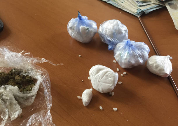 Nasconde la droga nei bermuda: nei guai un giovane di Capaccio Paestum