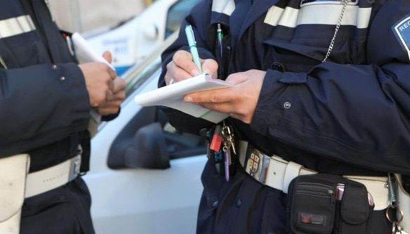 Salerno, chiusa senza autorizzazione via Gelso: multata ditta che fa i lavori