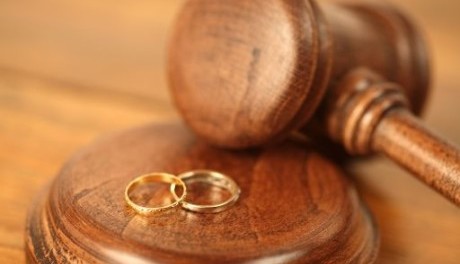 Divorzia dopo 23 anni e viene anche licenziata