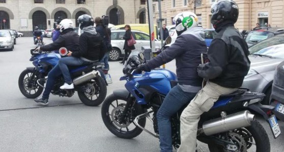 Rapinò due giovani spacciandosi per poliziotto, arrestato