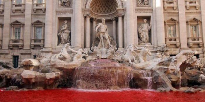 Acqua della Fontana di Trevi rossa: fermato Graziano Cecchini