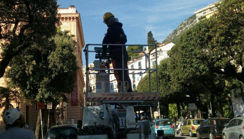 A Salerno è iniziato il montaggio per Luci d’Artista