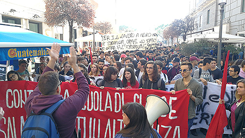 La protesta contro l’alternanza scuola-lavoro. Gli studenti in sciopero