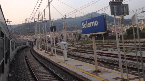 Aggressione al personale ferroviario e di pulizia nella stazione di Salerno