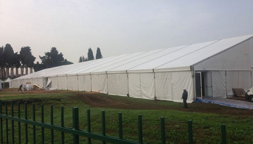 Tendostruttura nell’area archeologica di Paestum. Per i 5 stelle: “l’ennesimo abuso edilizio”