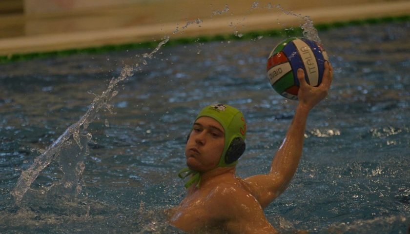 Buona la prima per la Tgroup Arechi, Waterpolo Bari ko