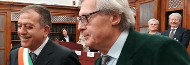 Pace fatta tra il sindaco di Buccino e Sgarbi