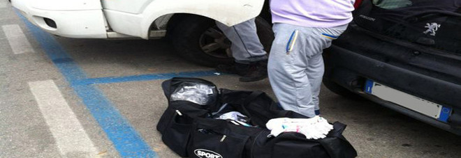 Eboli, mercato invaso dai venditori abusivi di calzini