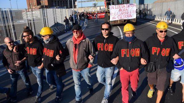 Esuberi Ilva, lavoratori Genova occupano stabilimento