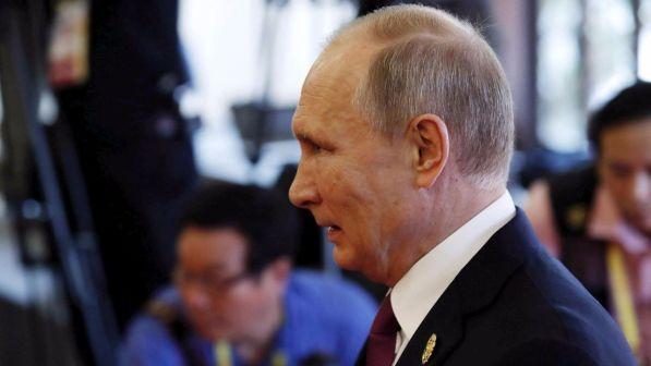 Russia, Putin vara la legge sui media “agenti stranieri”