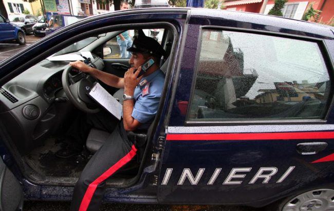 Possesso illecito di armi e munizioni, due persone deferite