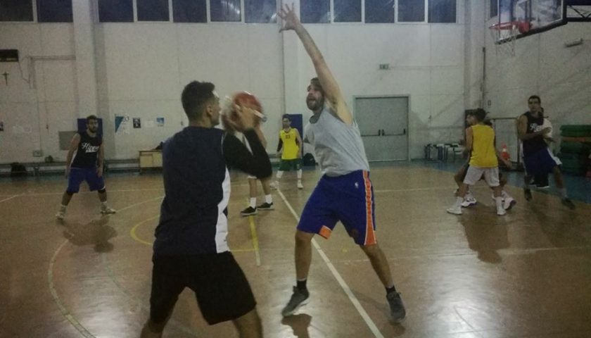 La Hippo Basket Salerno tenterà di calare il tris contro il C.A.B. Solofra degli ex Viscido e Cardasco