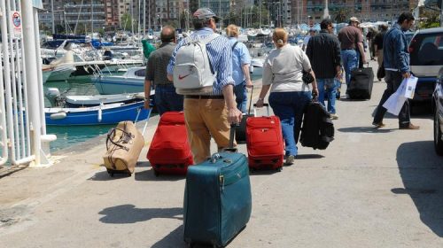 CONFESERCENTI CAMPANIA, PIENONE PER IL PONTE NONOSTANTE IL MALTEMPO: 246MILA TURISTI IN ARRIVO, INTROITI PER 64 MILIONI
