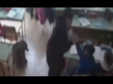 Alunni maltrattati a scuola, l’insegnante ammette: “E’ vero, li ho aggrediti”