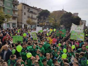 Battipaglia, grande partecipazione alla “passeggiata verde” per dire no al sito di compostaggio