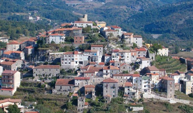 Caselle in Pittari, domani i funerali dei coniugi morti in casa