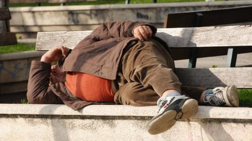 M5S, Saiello: “Senza fissa dimora, la salute non può dipendere da un indirizzo. Approvata la legge in Consiglio regionale”