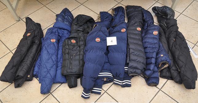 Nocera Inferiore, vende anche Colmar e Blauer: denunciato ambulante