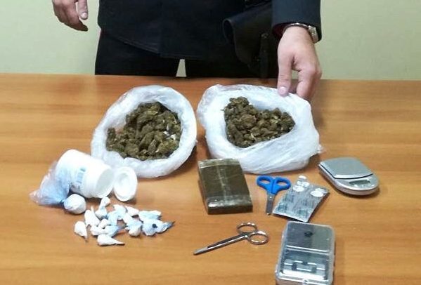 Aveva con sé droga e denaro contante, arrestato marocchino