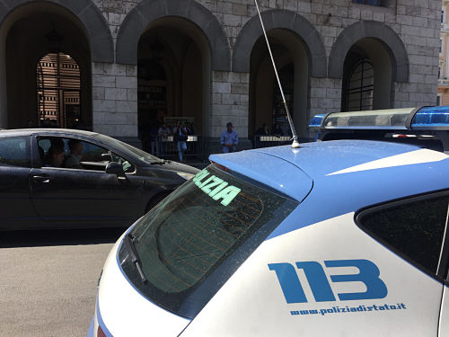 Malmenato un consigliere comunale a Palazzo di Città