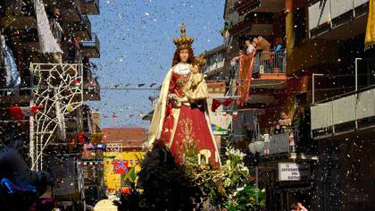 Stop alle processioni, deserta la protesta a Nocera Inferiore contro la decisione del vescovo