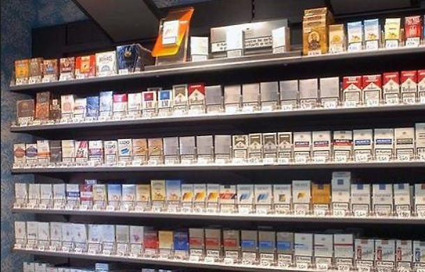 Furto in tabaccheria, ladri portano via un bottino di 12mila euro