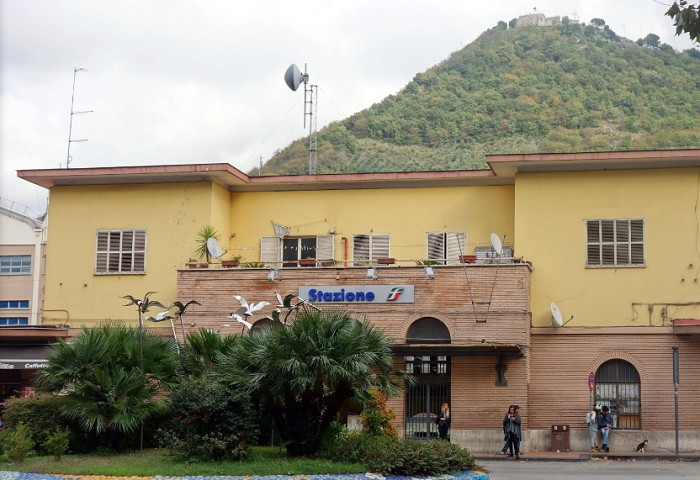 Indossava tuta della Salernitana, 60enne rischia aggressione a Cava dei Tirreni