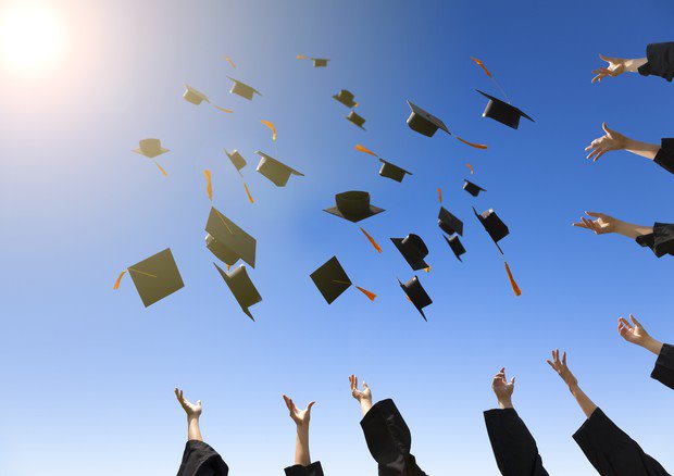 Per i laureati 3 anni in più di vita ma 5 milioni di italiani rinunciano alle cure