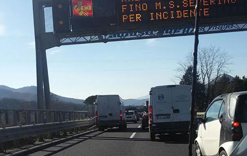 Incidente sul raccordo Avellino – Salerno, numerosi disagi