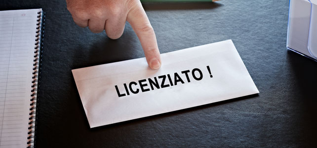 Riceve lettera di licenziamento e minaccia di uccidersi