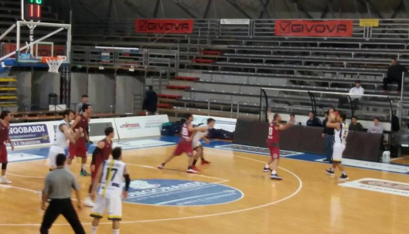La Hippo Basket Salerno si aggiudica il derby in casa della Virtus Scafati e si rilancia in classifica