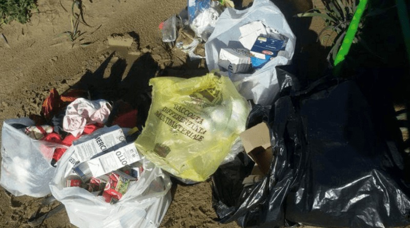 Capaccio Paestum, cibo destinato alle famiglie bisognose abbandonato in spiaggia