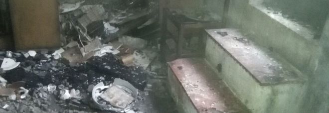 Incendio in uno stabile a Pioppi, salvi tutti gli occupanti