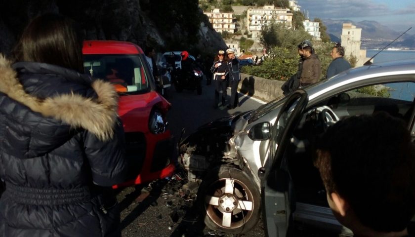 Incidente sull’Amalfitana, traffico paralizzato