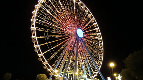 Ruota panoramica di Salerno, pomeriggio di sorrisi per anziani e disabili