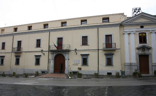Devasta Villa Calvanese a Castel San Giorgio, sottoposto a Trattamento Sanitario Obbligatorio