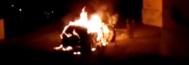 San Marzano sul Sarno, in fiamme l’auto del presidente del Consiglio comunale. Cirielli (FdI): “Assicurare alla giustizia i colpevoli di quest’atto criminale”