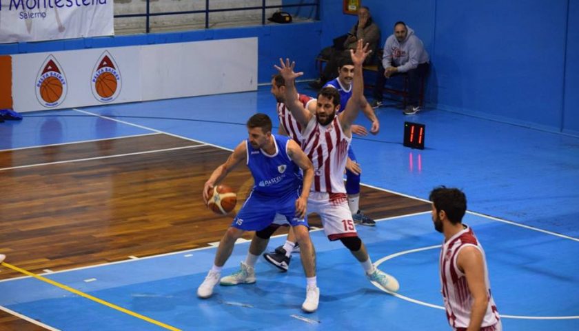 Antonucci “schianta” il Basket Parete. Il capitano segna 21 punti nella gara vinta dalla Hippo Basket