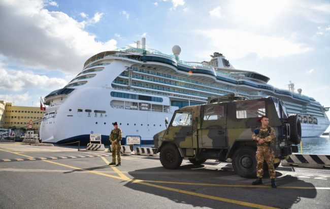 Malore al porto di Napoli, salvato dalle “Guide” di Salerno