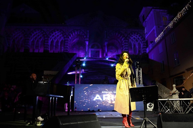 Capodanno, Arisa incanta ad Amalfi
