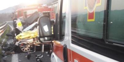 Tragico incidente sull’autostrada A2 del Mediterraneo: due morti