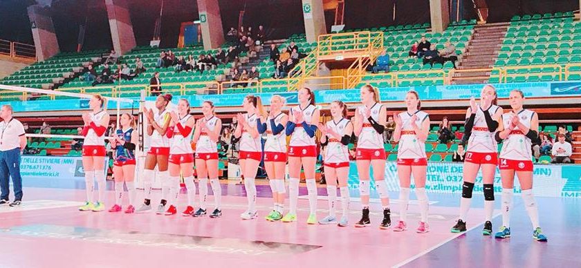 Tanta sfortuna nella calza: la P2P Givova cede ai vantaggi i primi due set, poi capitola  3-0 a Brescia