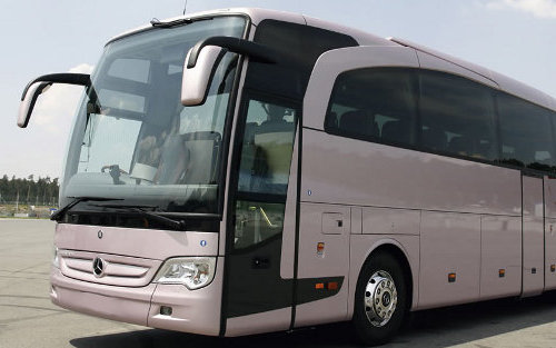 Caos a Salerno, bus turistico contromano