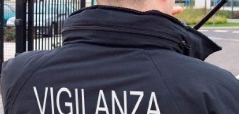 Sarno, due furti in farmacia in 8 giorni: vigilanza blocca la banda dell’Audi bianca